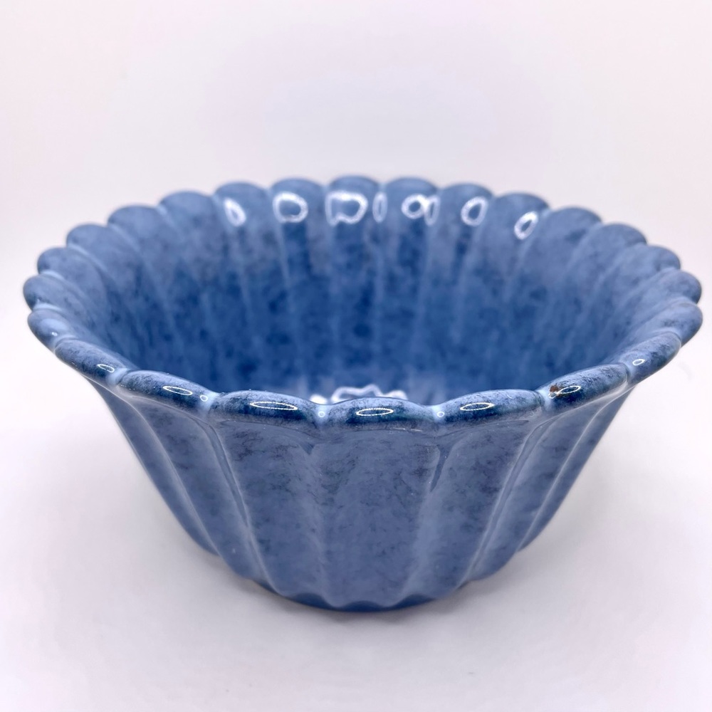 Carol Endres Pure Art Blue Flower Scalloped Edged Cereal / Soup Bowl - Floral